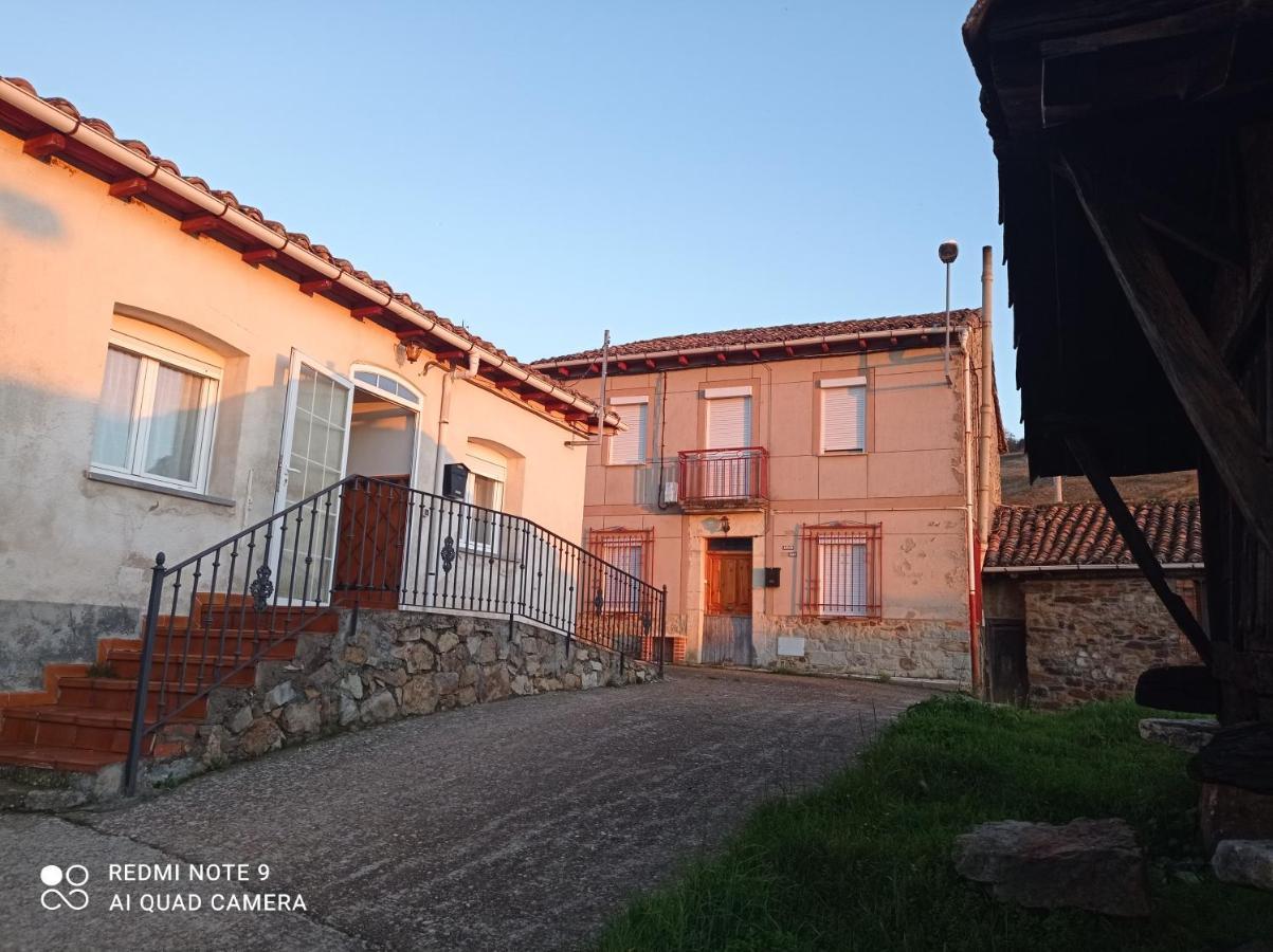Los Tres Hórreos Felechas Exterior foto